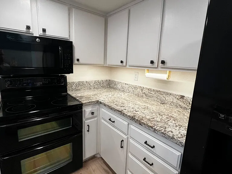 37840 Essanay Pl — Photo 6