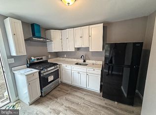 917 S 8th St, Camden, NJ 08103