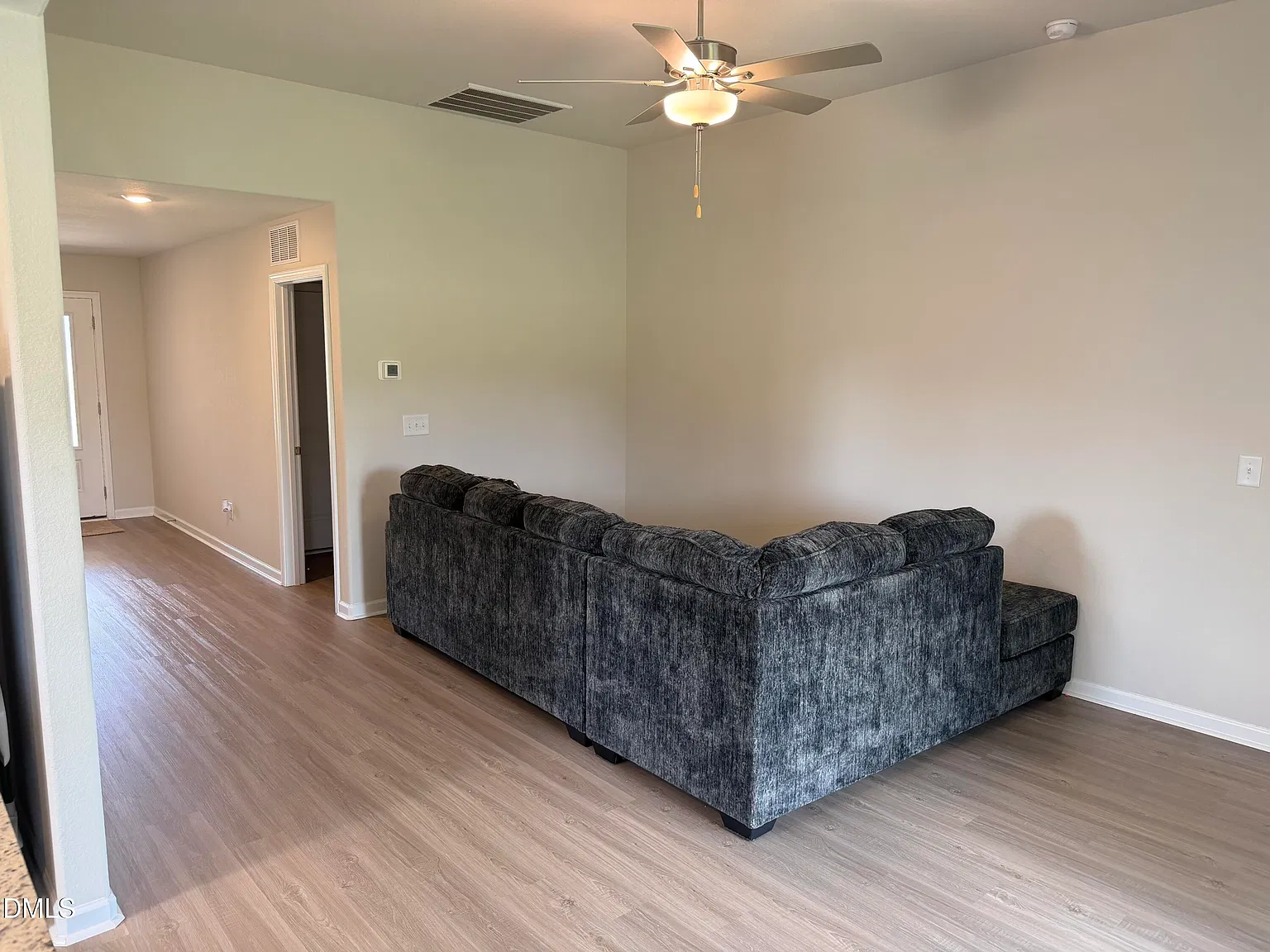 3 bed, 2.0 bath, 1350 sqft, $2,300 — Photo 3