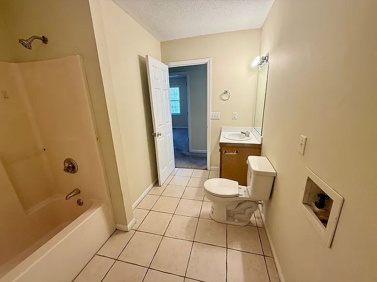 713 E Joyner St #B — Photo 7