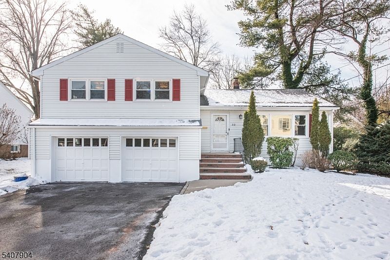 1st image of 33 Tuers Pl