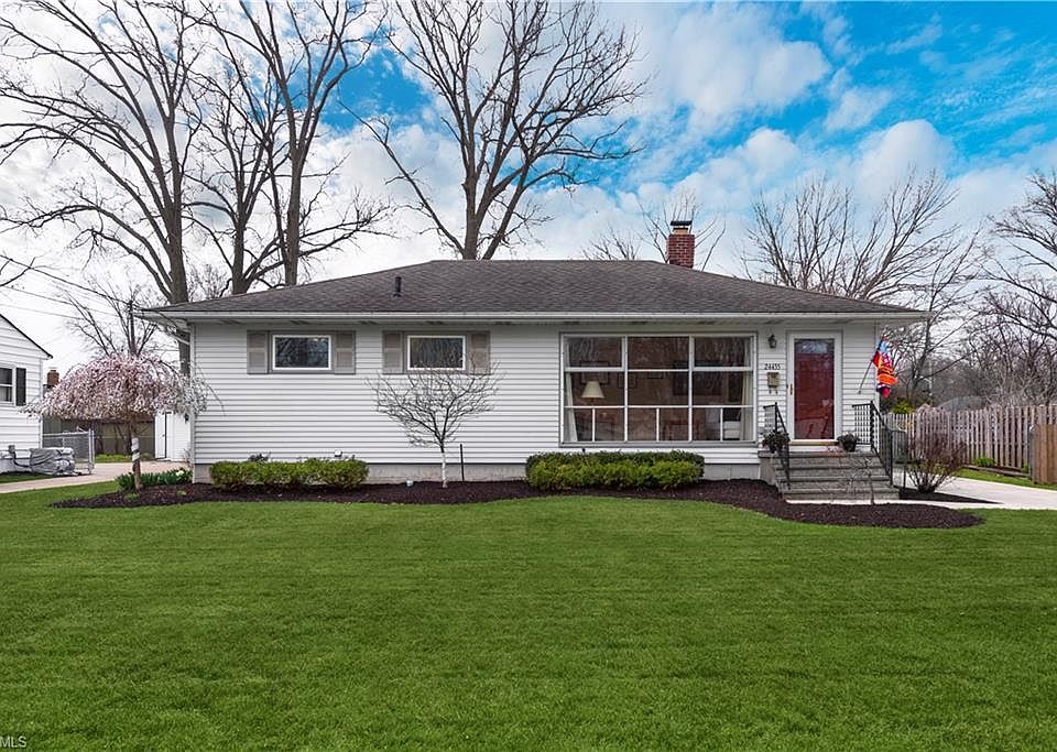 1st image of 24435 Maria Ln