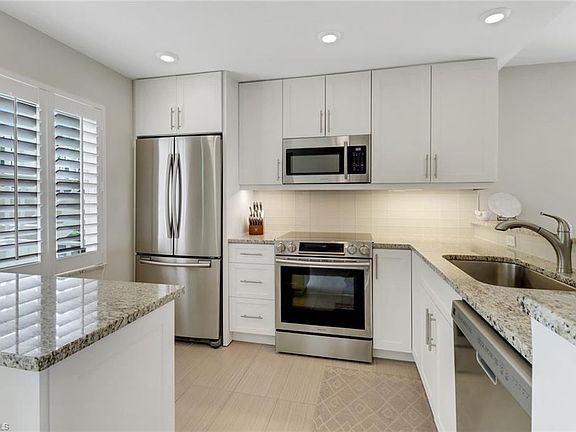 3rd image of 3055 Riviera DR #201