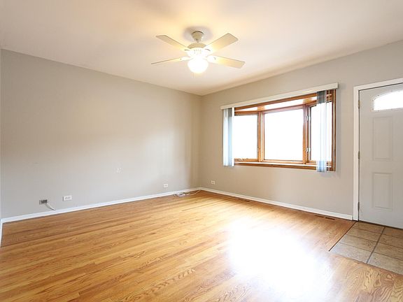 2nd image of 3610 S Emerald Ave #1