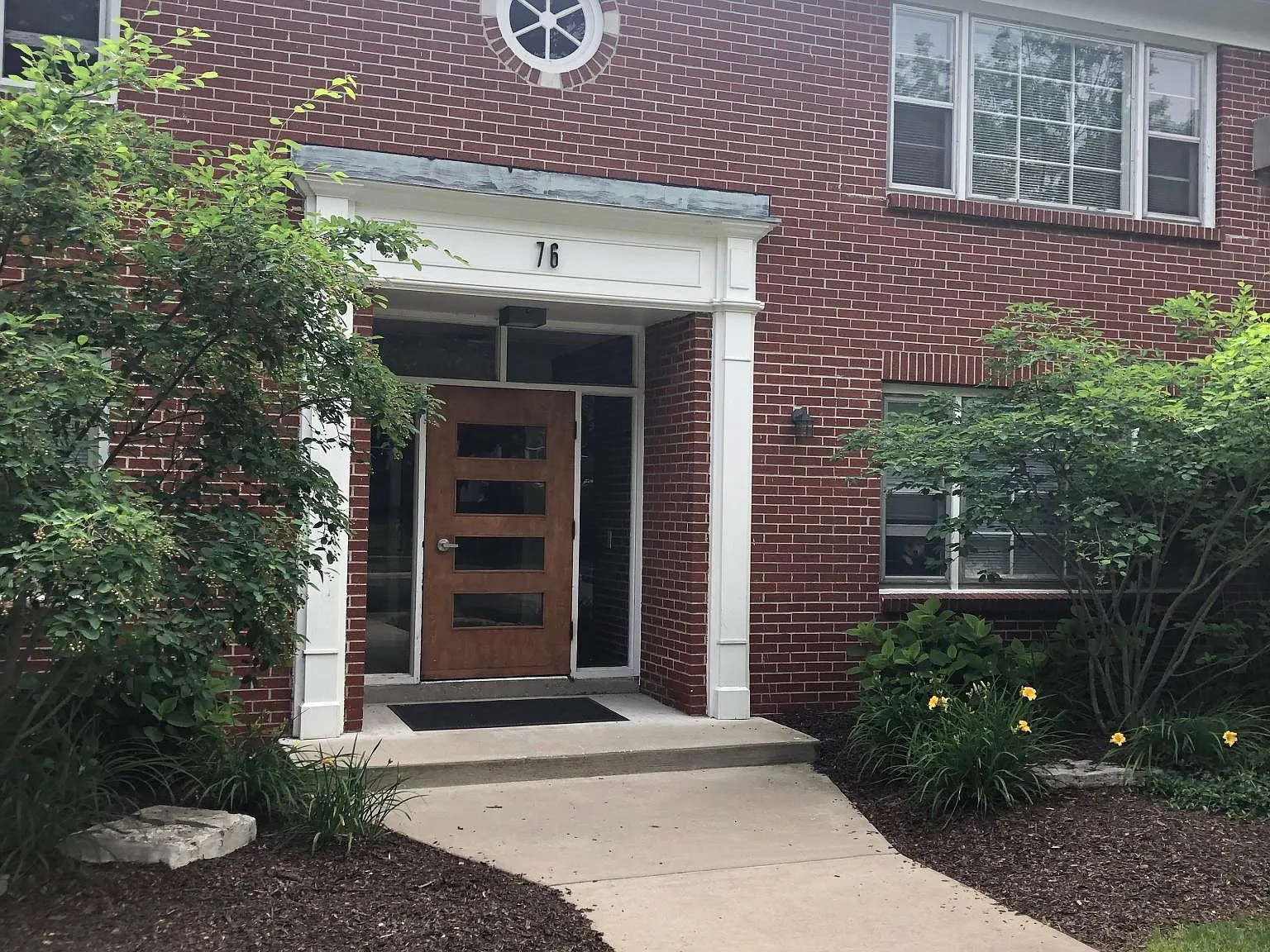 2 bed, 800 sqft, $1,450 — Photo 2