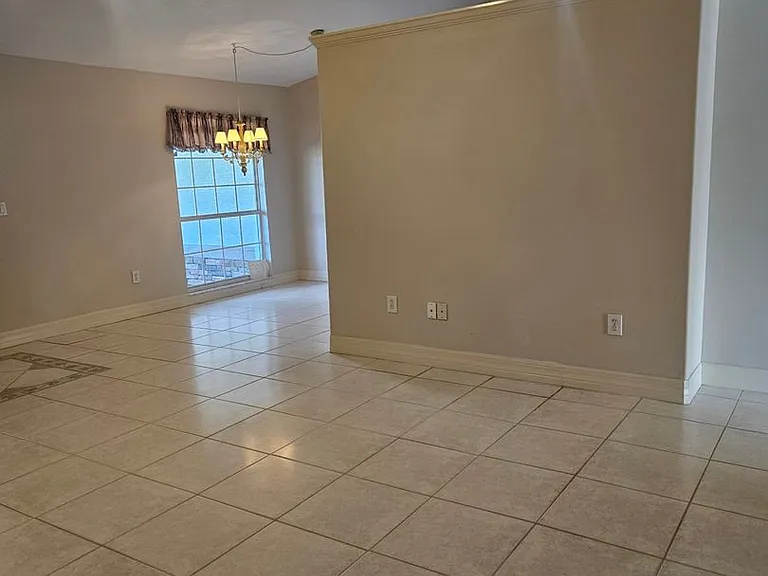 511 Palmetto Dr NE — Photo 11