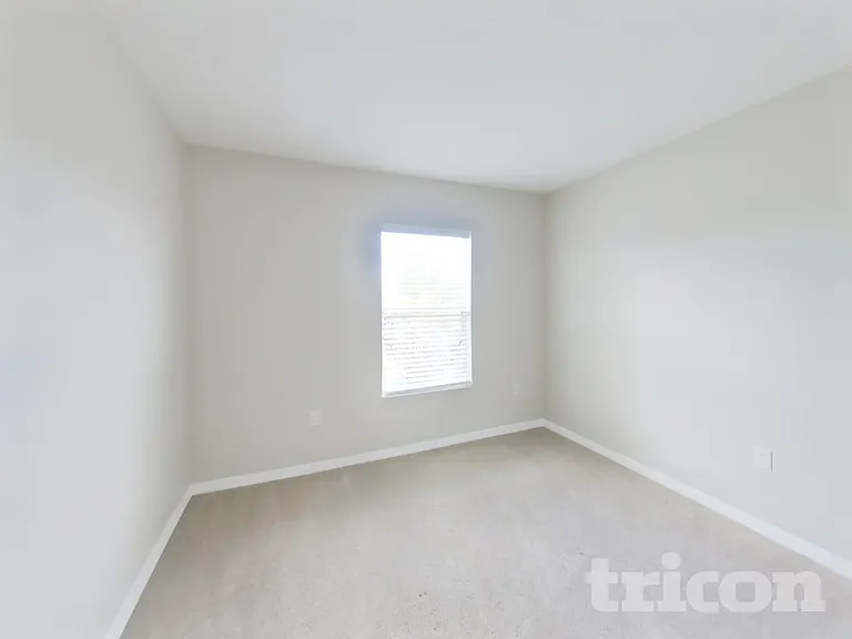 12134 Fern Haven Ave — Photo 9