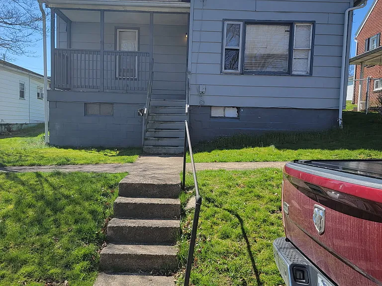 2103 Gould Ave — Photo 5
