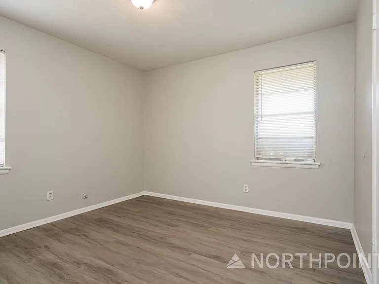 736 Treadwell Dr — Photo 13