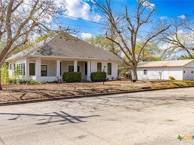 1306 N Avenue G, Shiner, TX, 77984