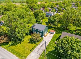 29 Quaker Rd, Welland, ON L3C 3G3