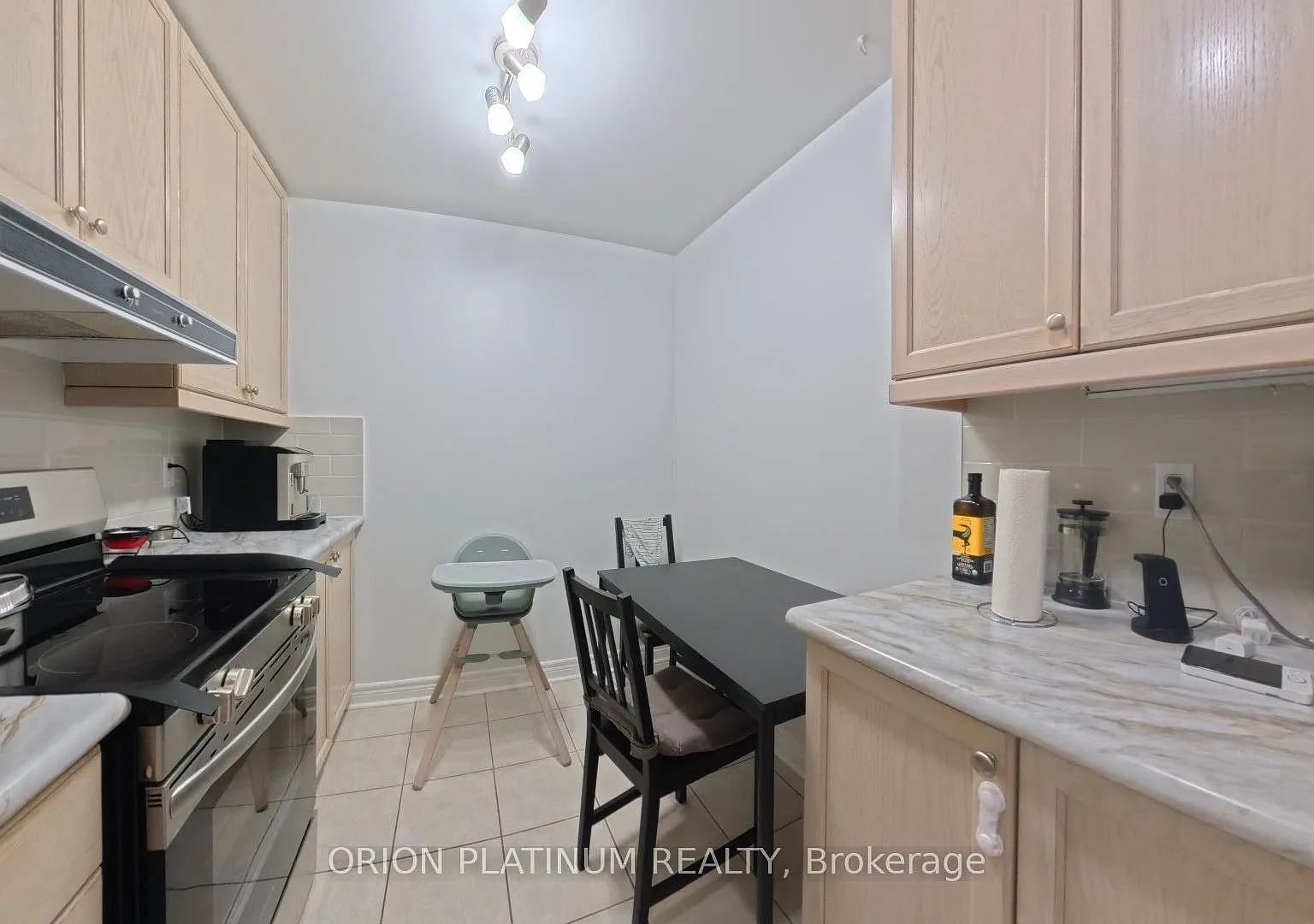 2 bed, $3,200 — Photo 3