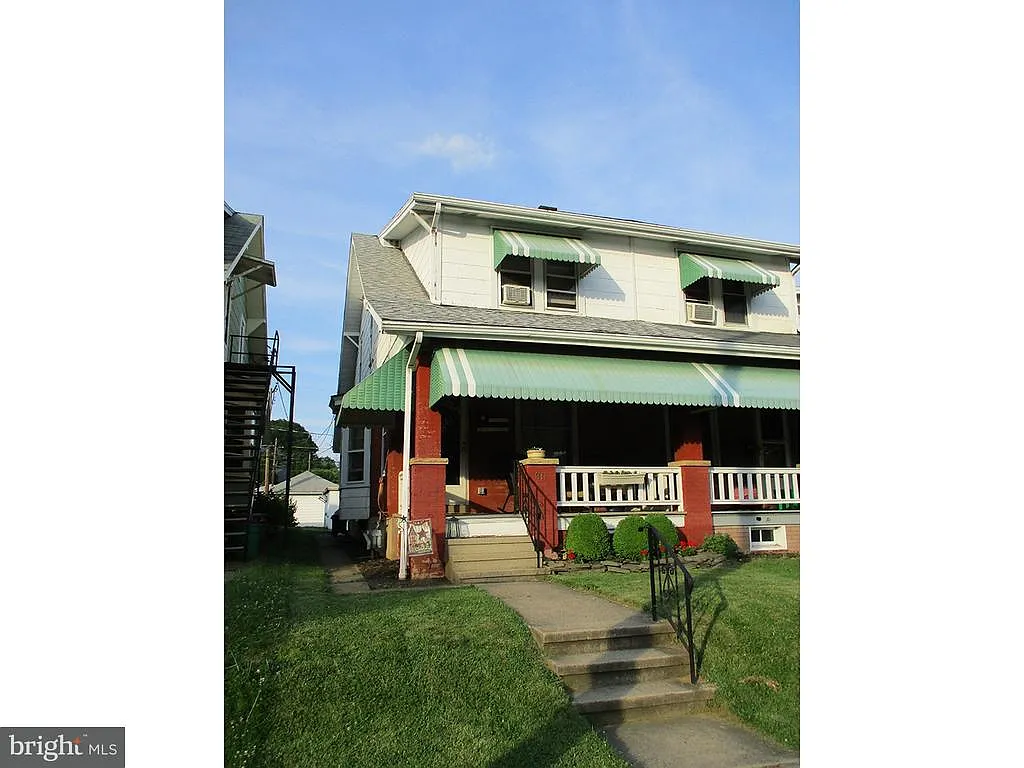 311 N Brobst St photo 1