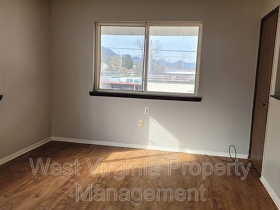 3rd image of 130 Elm St #6