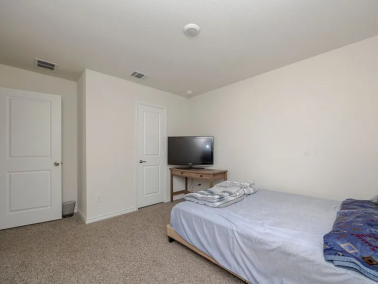1205 Colonial Bluff Ln — Photo 21