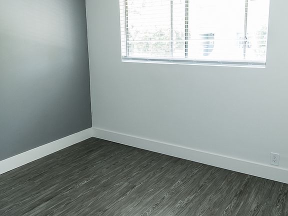 4th image of 95 N Michigan Ave APT 1