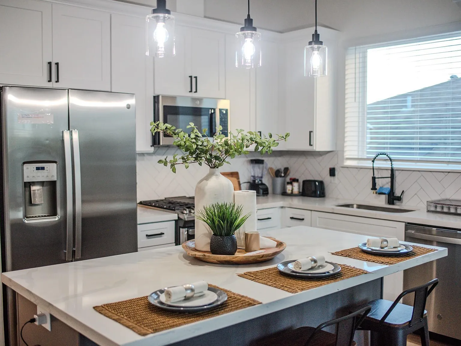 1 bed, 1.0 bath, 5736 sqft, $900 — Photo 4