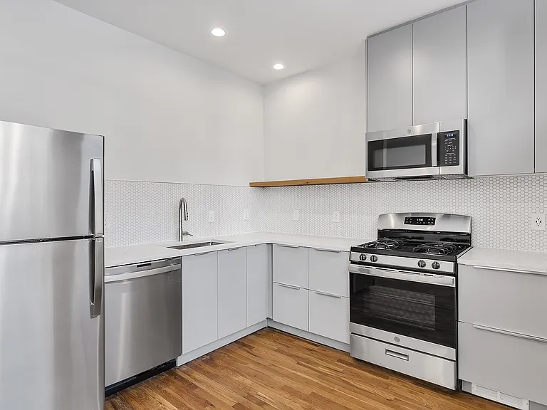 7243 Kercheval Ave #D — Photo 6