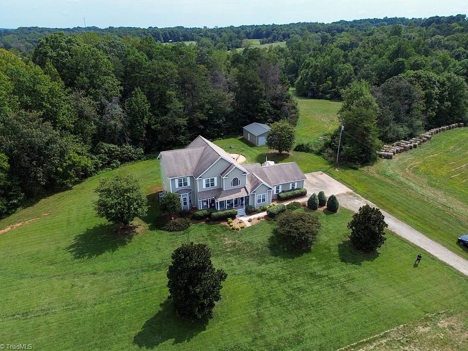 1st image of 3137 Yorkshire Ln
