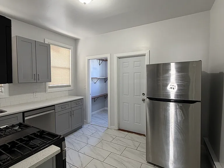 59 N 15th St #3 — Photo 16