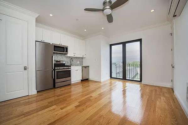 Rented by Bold New York | media 4