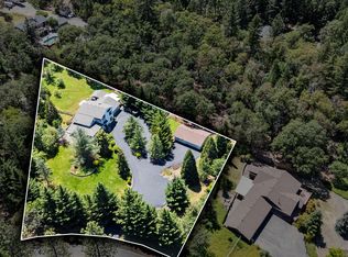 300 Red Spur Dr, Grants Pass, OR 97527