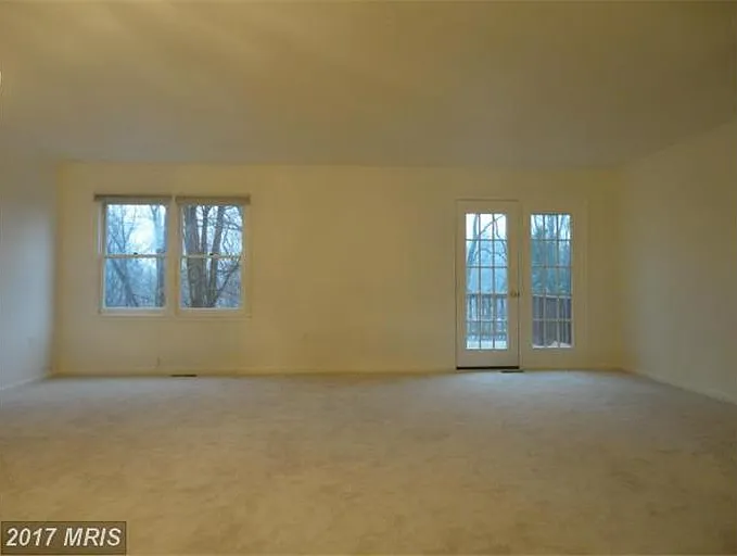 4 bed, 3.5 bath, 1408 sqft, $2,975 — Photo 3