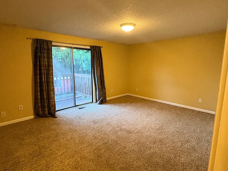 13081 Setera Cir — Photo 6