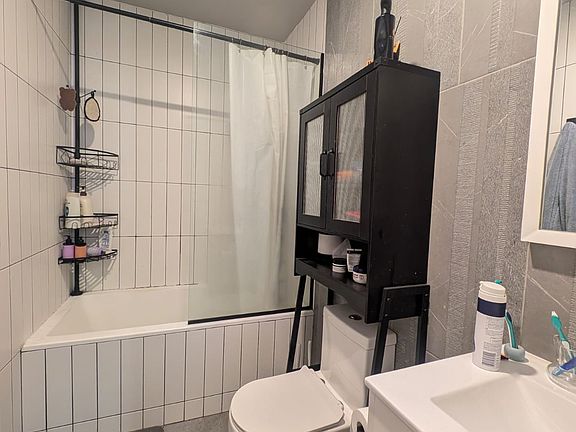 2nd image of 1354 Jefferson Ave #2AA
