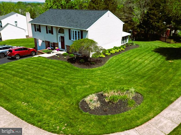 4th image of 10 Red Cloud Cir