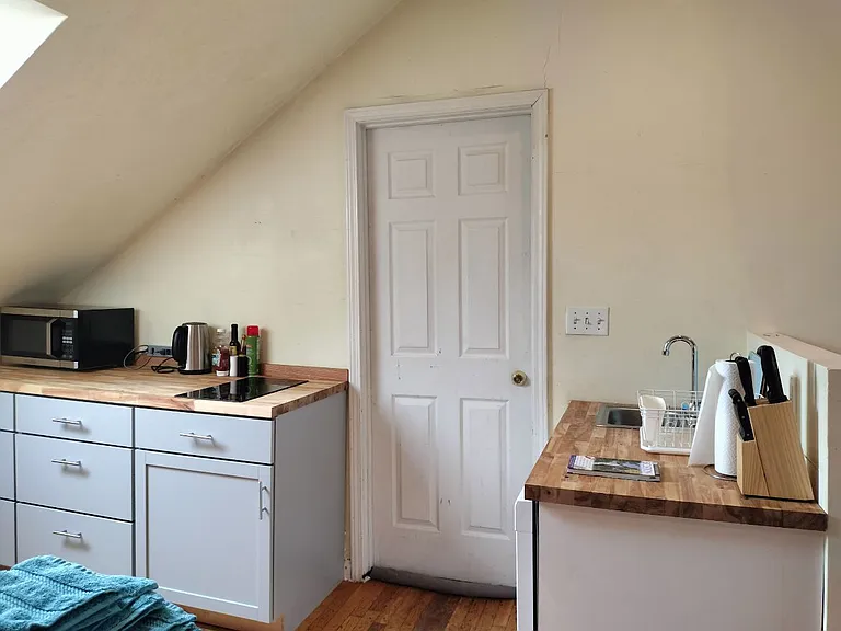 33 Lambert St #4 — Photo 8