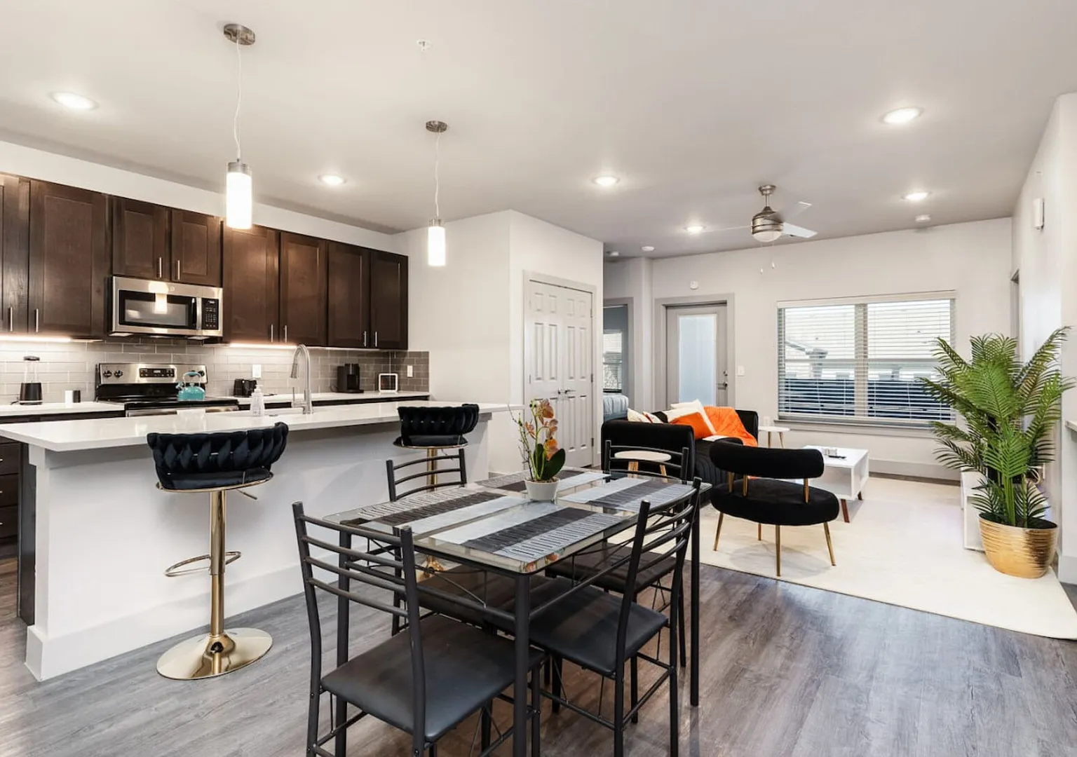 Corporate Housing by MGM — Photo 4