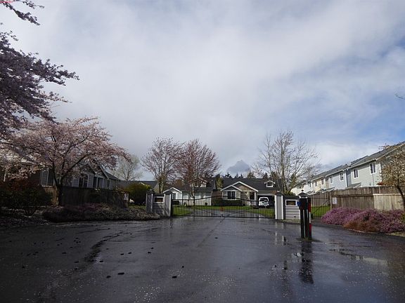 4th image of 11334 3rd Avenue Ct E