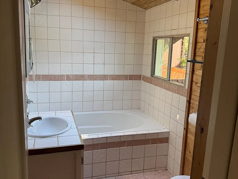254 Redwood Rd — Photo 15