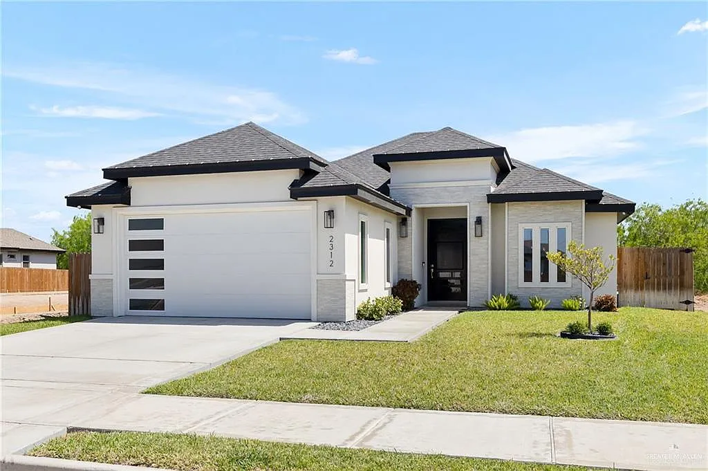 3 bed, 2.0 bath, 1419 sqft, $2,300 — Photo 1