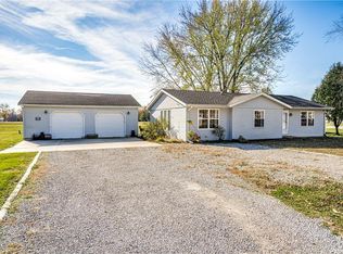 301 Vine St, Watson, IL 62473