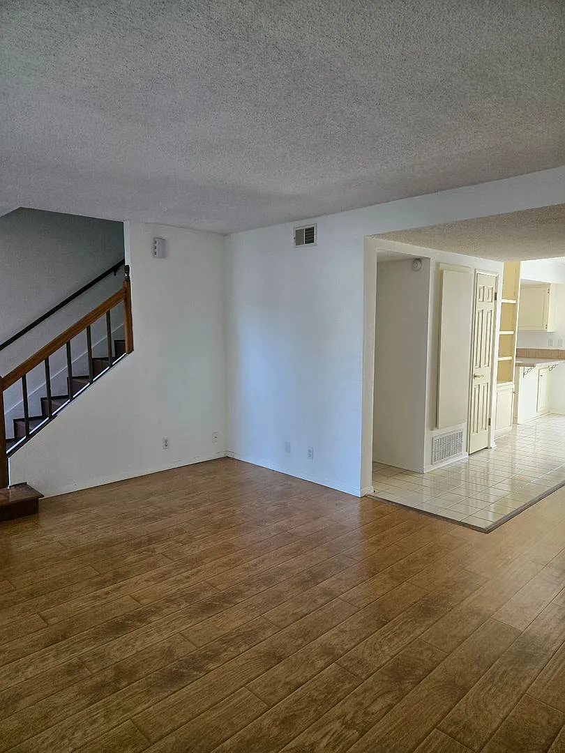 Building Photo - 2065 E Bard Rd