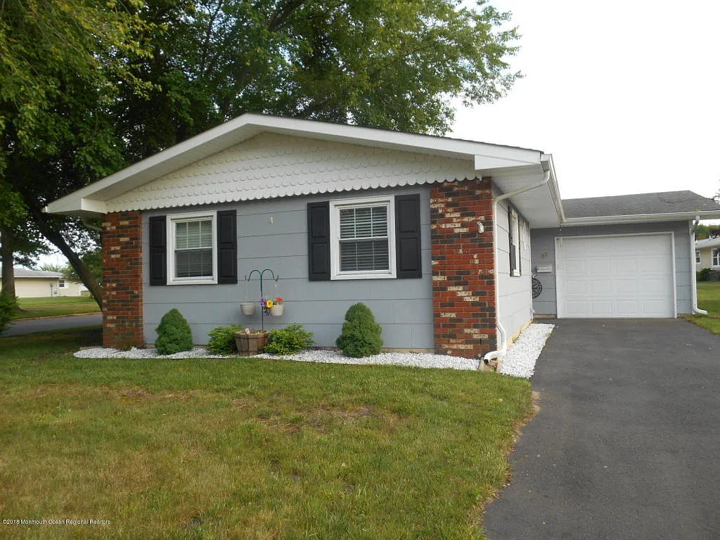 31 Blake Cir photo 1