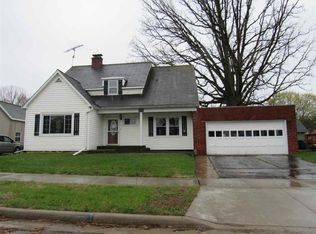 213 2nd St, Manawa, WI 54949