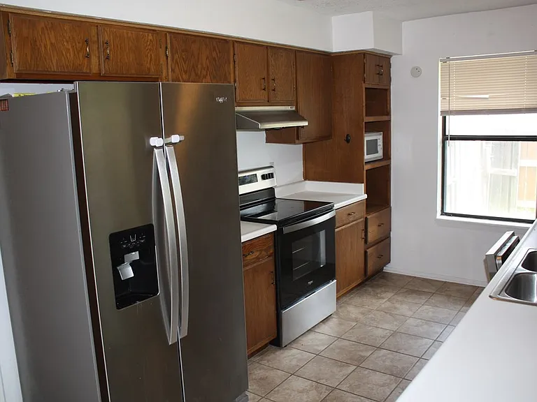 131 Candice Dr N — Photo 10