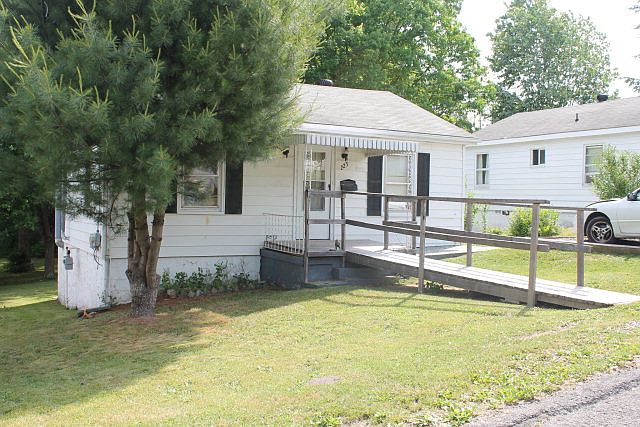 2nd image of 223 Klaus St