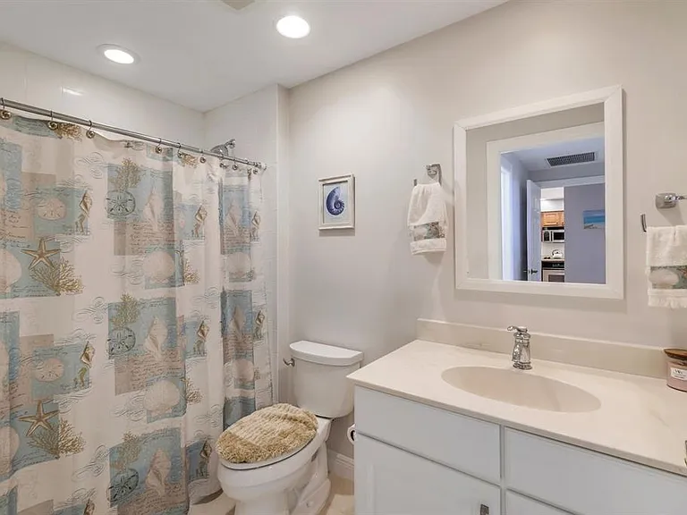 3313 Sunset Key Cir #404 — Photo 19