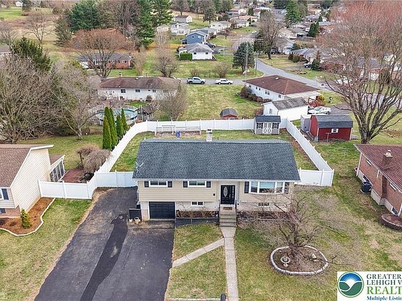 4th image of 4102 Birch Dr