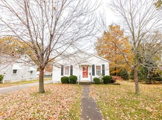 16 N County Rd, Mascoutah, IL 62258