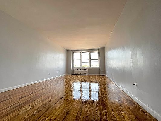 2nd image of 787 E 46th St APT 5C