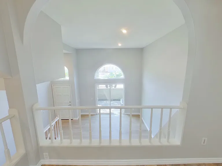1940 Maple Ave #101 — Photo 4