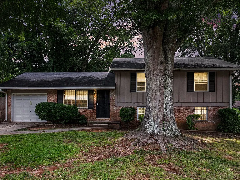 8753 E Bourne Dr — Photo 3