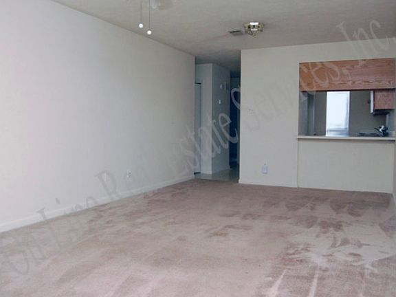 3rd image of 601 Navarro Dr #A