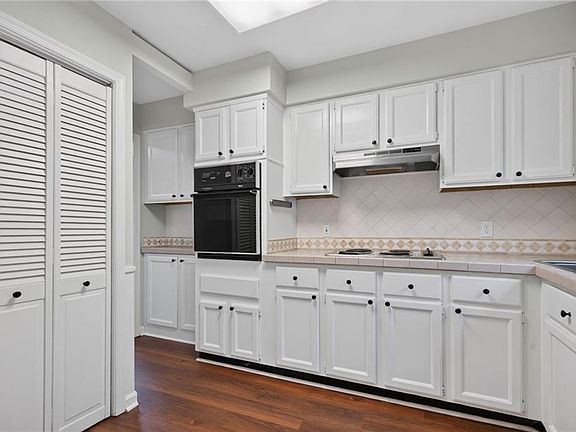 5th image of 409 25th St #106