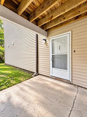 2 bed, 2.0 bath, 924 sqft, $2,400 — Photo 3